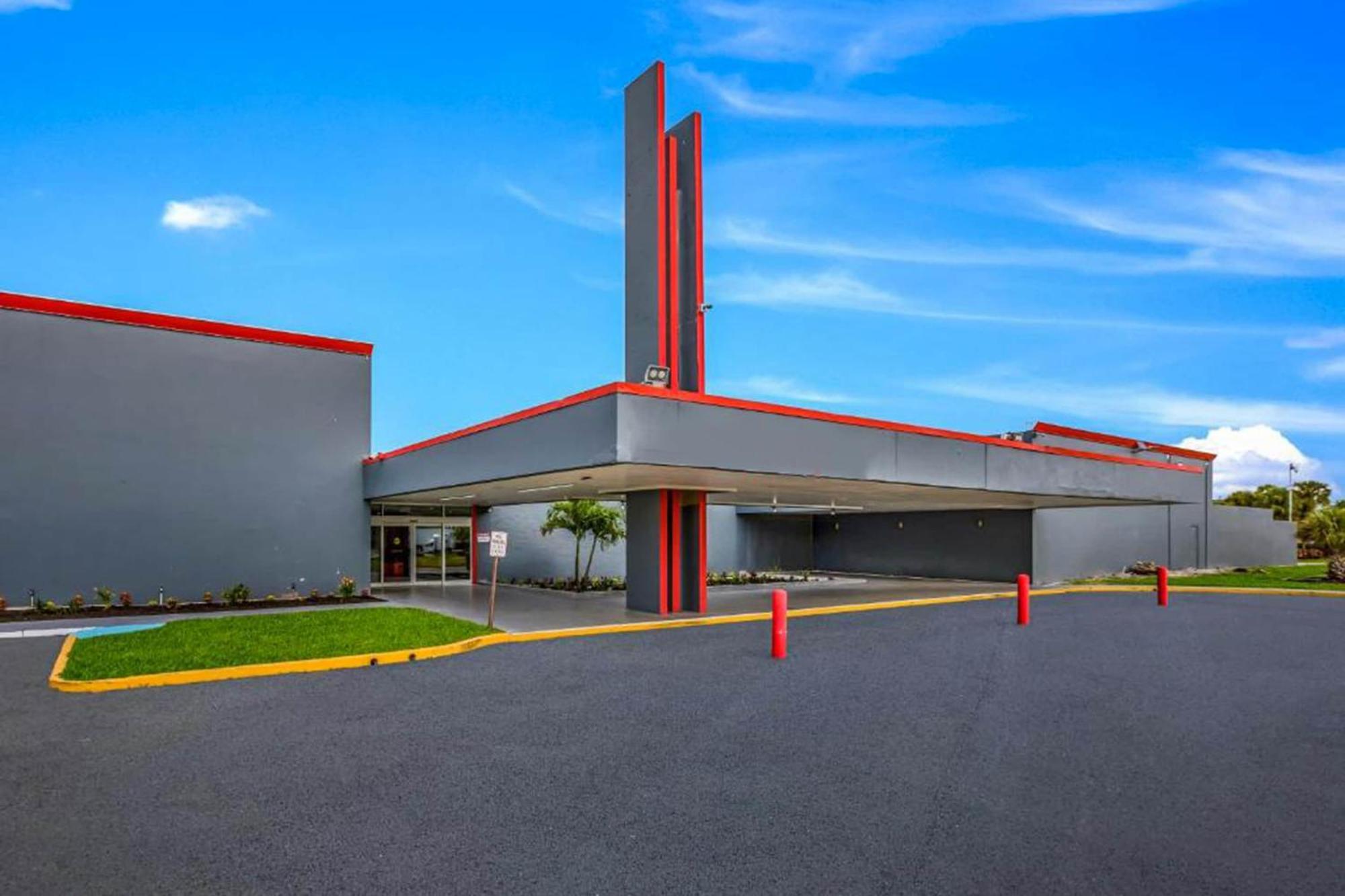 Oyo Hotel Orlando Airport Exterior foto