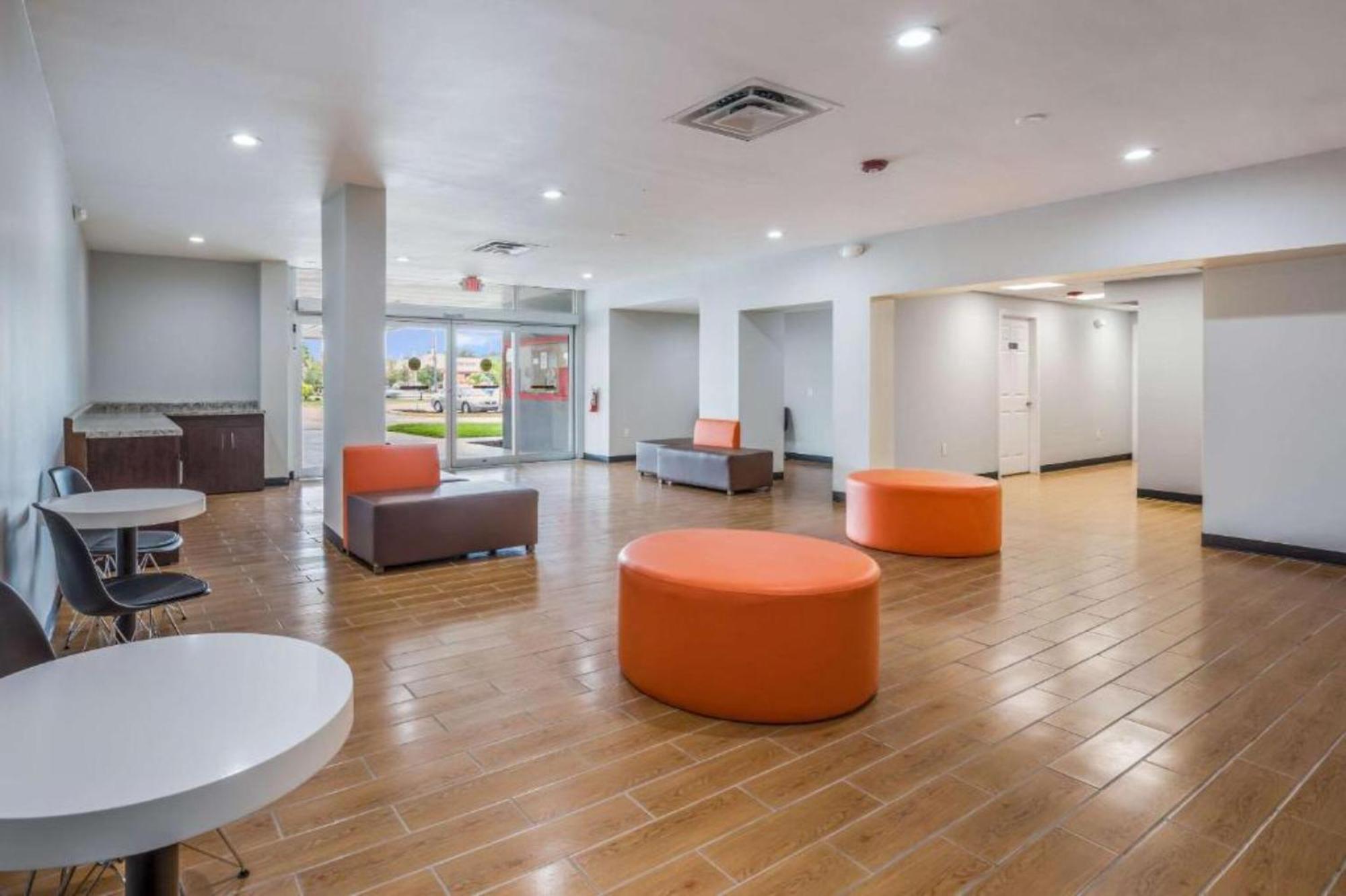 Oyo Hotel Orlando Airport Exterior foto